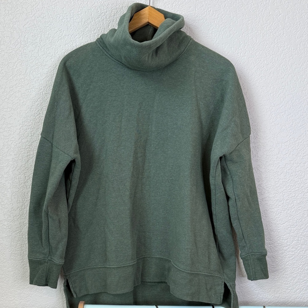Time and Tru Turtleneck Oversized Green Size Small - Picture 2 of 12